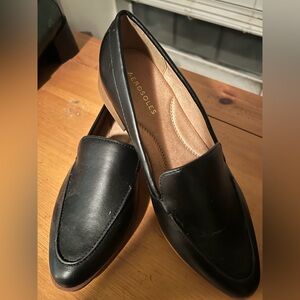 AEROSOLES Women's Classic Black Loafers